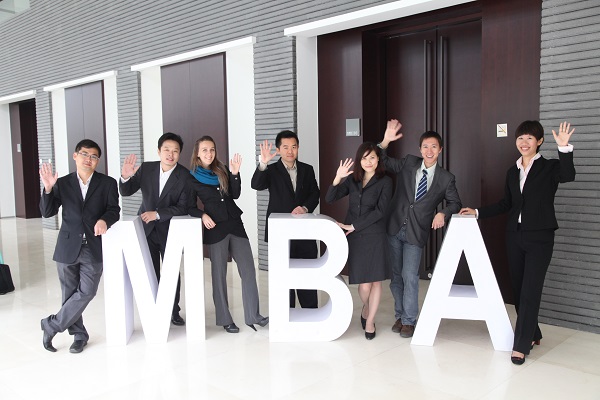 danh sách các trường đại học Nhật dạy MBA bằng tiếng anh