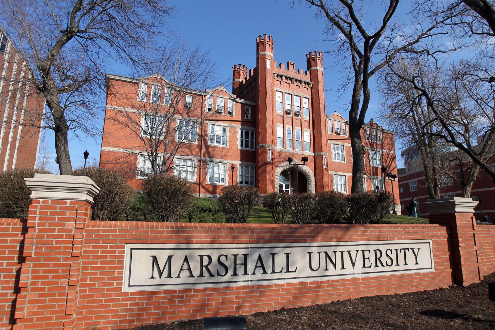 Du học Mỹ - Trường Đại học Marshall (MU)