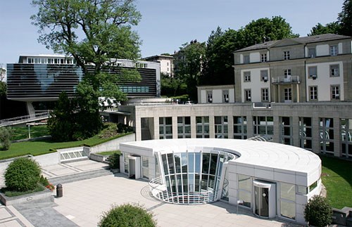 trường đại học tài chính ngân hàng Lausanne